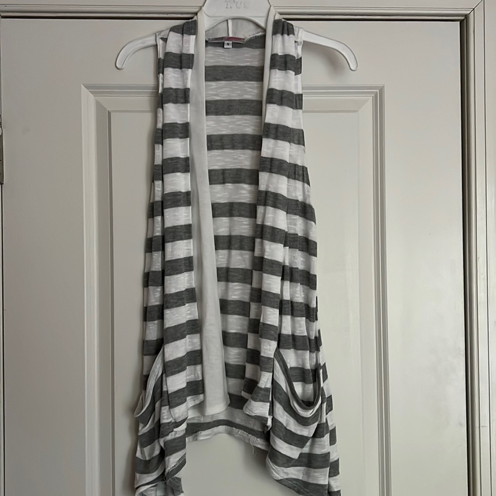 Sleeveless open front cardigan